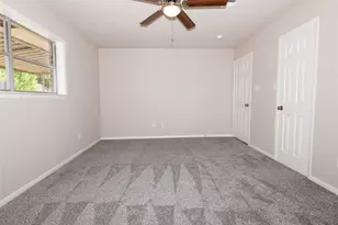 417 N Meinecke St, Bellville, TX 77418 - Photo 37