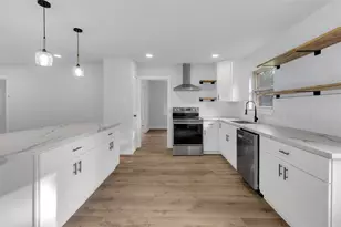 5926 Warm Springs Rd, Houston, TX 77035 - Photo 5
