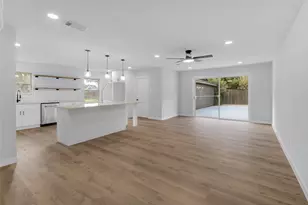 5926 Warm Springs Rd, Houston, TX 77035 - Photo 3