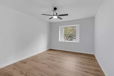 5926 Warm Springs Road, Houston, TX 77035 - Photo 11