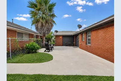 6614 Golf Crest Drive, Galveston, TX 77551 - Photo 31