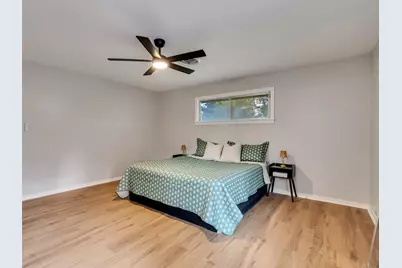 6614 Golf Crest Drive, Galveston, TX 77551 - Photo 19