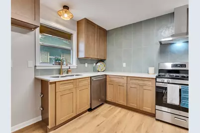 6614 Golf Crest Drive, Galveston, TX 77551 - Photo 7