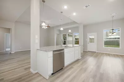 213 Woodhaven, West Columbia, TX 77486 - Photo 11