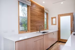 811 E 23rd St, Houston, TX 77009 - Photo 9