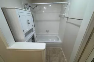 11711 Memorial Dr, Houston, TX 77024 - Photo 15