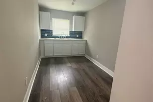 515 Caplin St, Houston, TX 77022 - Photo 9