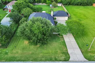 2605 Trippodo St, Dickinson, TX 77539 - Photo 5