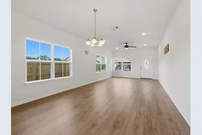 2827 Pine Estate Lane, Houston, TX 77014 - Photo 9