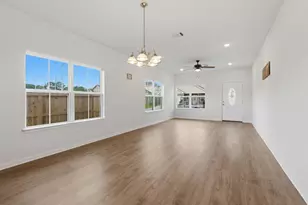 2827 Pne Est Ln, Houston, TX 77014 - Photo 9