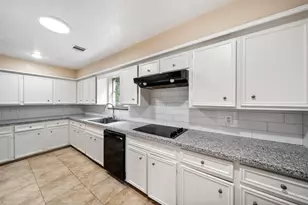 10326 Greencreek Dr, Houston, TX 77070 - Photo 3