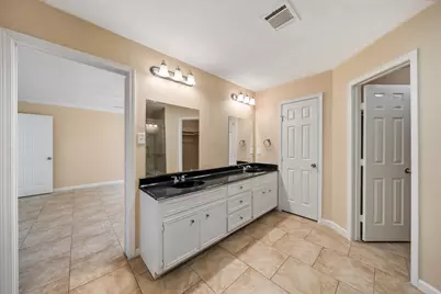 10326 Greencreek Drive, Houston, TX 77070 - Photo 17