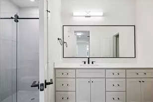 3707 Somerset York Ln, Houston, TX 77055 - Photo 9