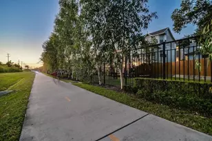 733 E 10th 1/2 St, Houston, TX 77008 - Photo 41