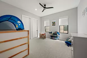 733 E 10th 1/2 St, Houston, TX 77008 - Photo 25