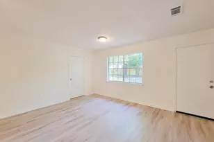 6 Sowell Ln, Huntsville, TX 77320 - Photo 3