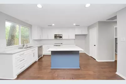 34 E Gaslight Place, The Woodlands, TX 77382 - Photo 17