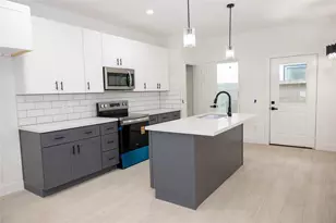 8208 Knox St, Houston, TX 77088 - Photo 3