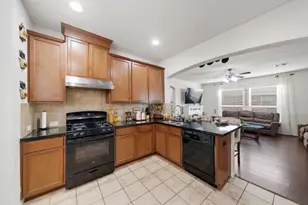 10518 Sun River Falls Dr, Humble, TX 77396 - Photo 11