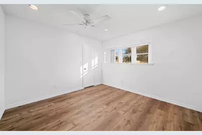 8826 Langdon Lane, Houston, TX 77036 - Photo 5