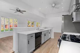 8826 Langdon Ln, Houston, TX 77036 - Photo 21