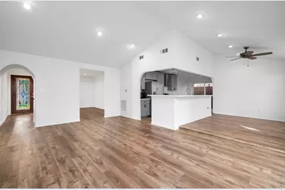 8826 Langdon Lane, Houston, TX 77036 - Photo 17