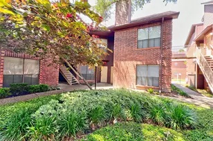 3130 SW Walnut Bend Ln, Houston, TX 77042 - Photo 3