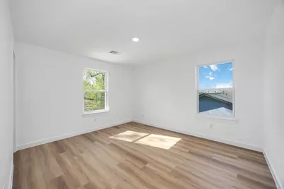 7946 Fields Street #A/B, Houston, TX 77028 - Photo 9