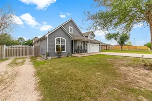 515 Dahila St, Waller, TX 77484 - Photo 5