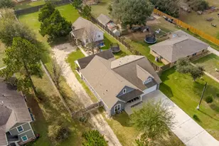 515 Dahila St, Waller, TX 77484 - Photo 7