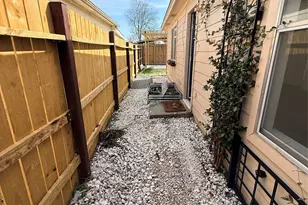 3359 Strong Winds Dr, Houston, TX 77014 - Photo 9