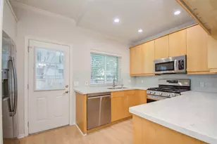 2910 Grants Lake Blvd, Sugar Land, TX 77479 - Photo 7