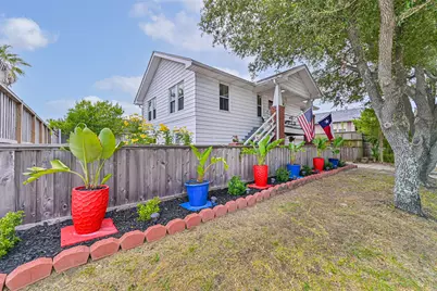 2425 51st Street, Galveston, TX 77551 - Photo 3