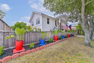 2425 51st St, Galveston, TX 77551 - Photo 3
