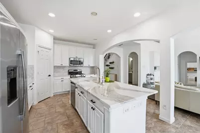 115 S Rocky Point Circle, The Woodlands, TX 77389 - Photo 13