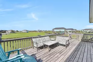 3902 Warrior Ct, Galveston, TX 77554 - Photo 9