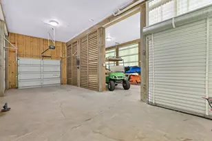 3902 Warrior Ct, Galveston, TX 77554 - Photo 37