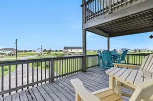 3902 Warrior Ct, Galveston, TX 77554 - Photo 5