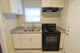 505 13th St N, Texas City, TX 77590 - Photo 7