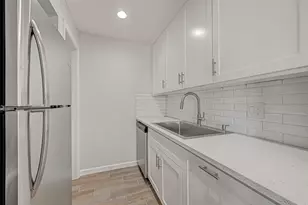 7510 Shadyvilla Ln, Houston, TX 77055 - Photo 13