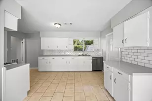 10214 Torrington Ln, Houston, TX 77075 - Photo 7