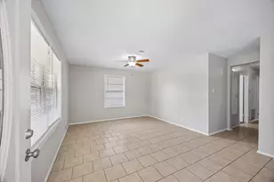 10214 Torrington Ln, Houston, TX 77075 - Photo 5