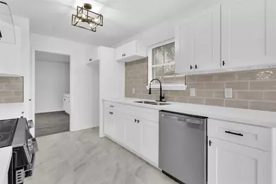 1 S Heights Street, La Marque, TX 77568 - Photo 9