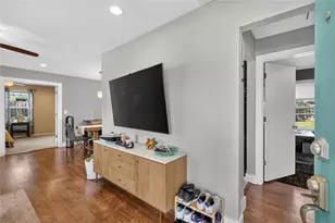 1918 Huge Oaks St, Houston, TX 77055 - Photo 11