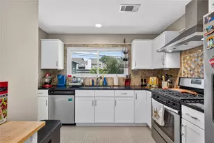 1918 Huge Oaks St, Houston, TX 77055 - Photo 15