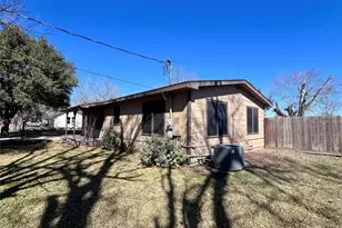 1004 N Center St, Weimar, TX 78962 - Photo 11