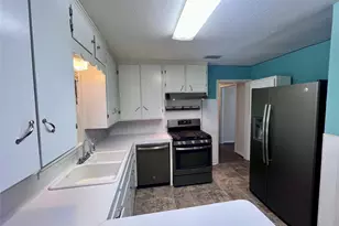 1004 N Center St, Weimar, TX 78962 - Photo 5