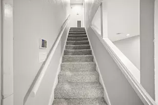 9546 Pagewood Ln, Houston, TX 77063 - Photo 11