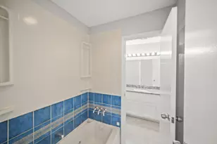 9546 Pagewood Ln, Houston, TX 77063 - Photo 15