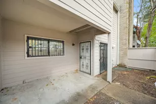 9546 Pagewood Ln, Houston, TX 77063 - Photo 23